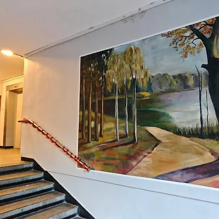 M 1 Апартамент *